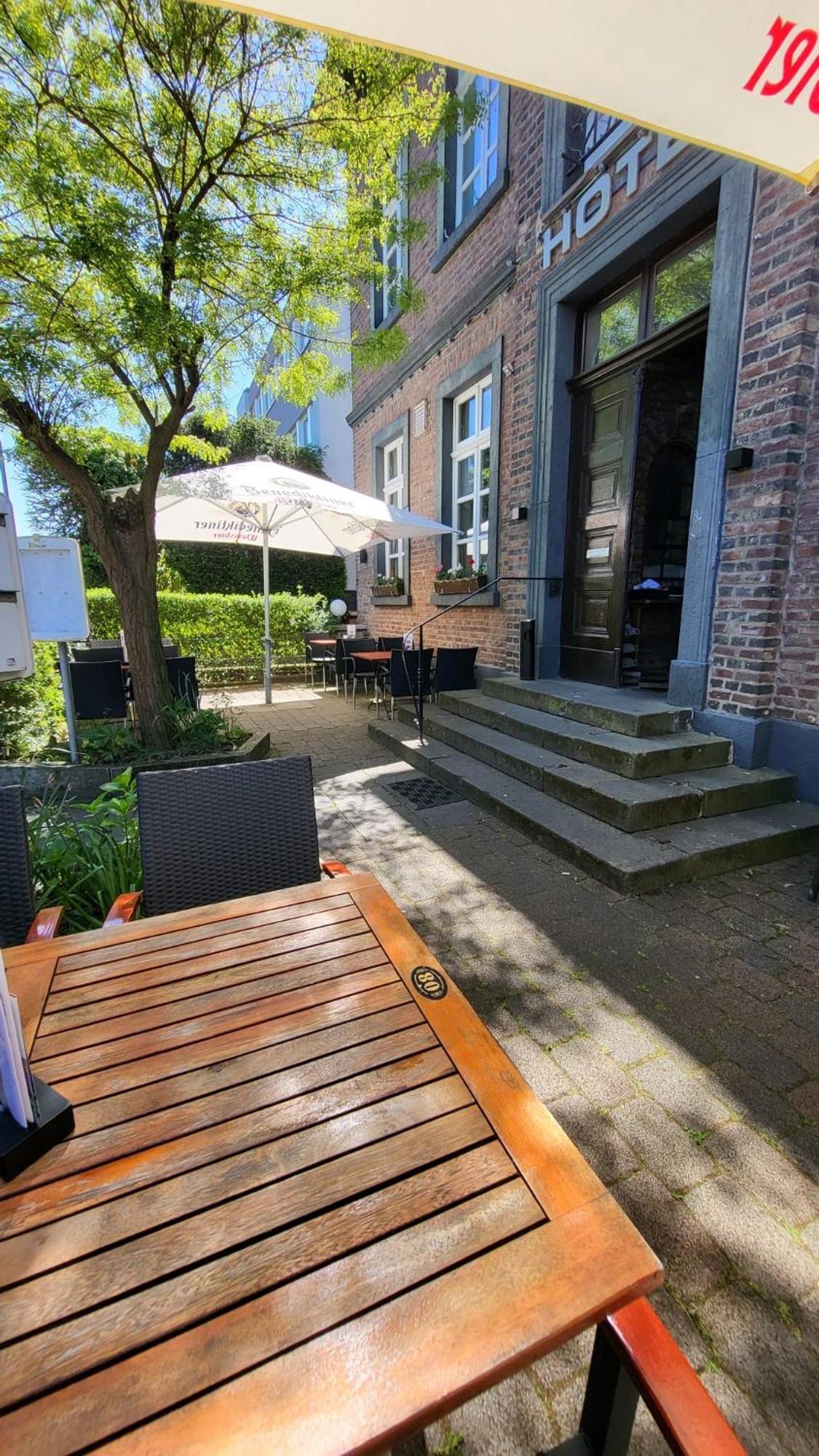 Hotel Restaurant Mathildenhof Pulheim Exterior photo
